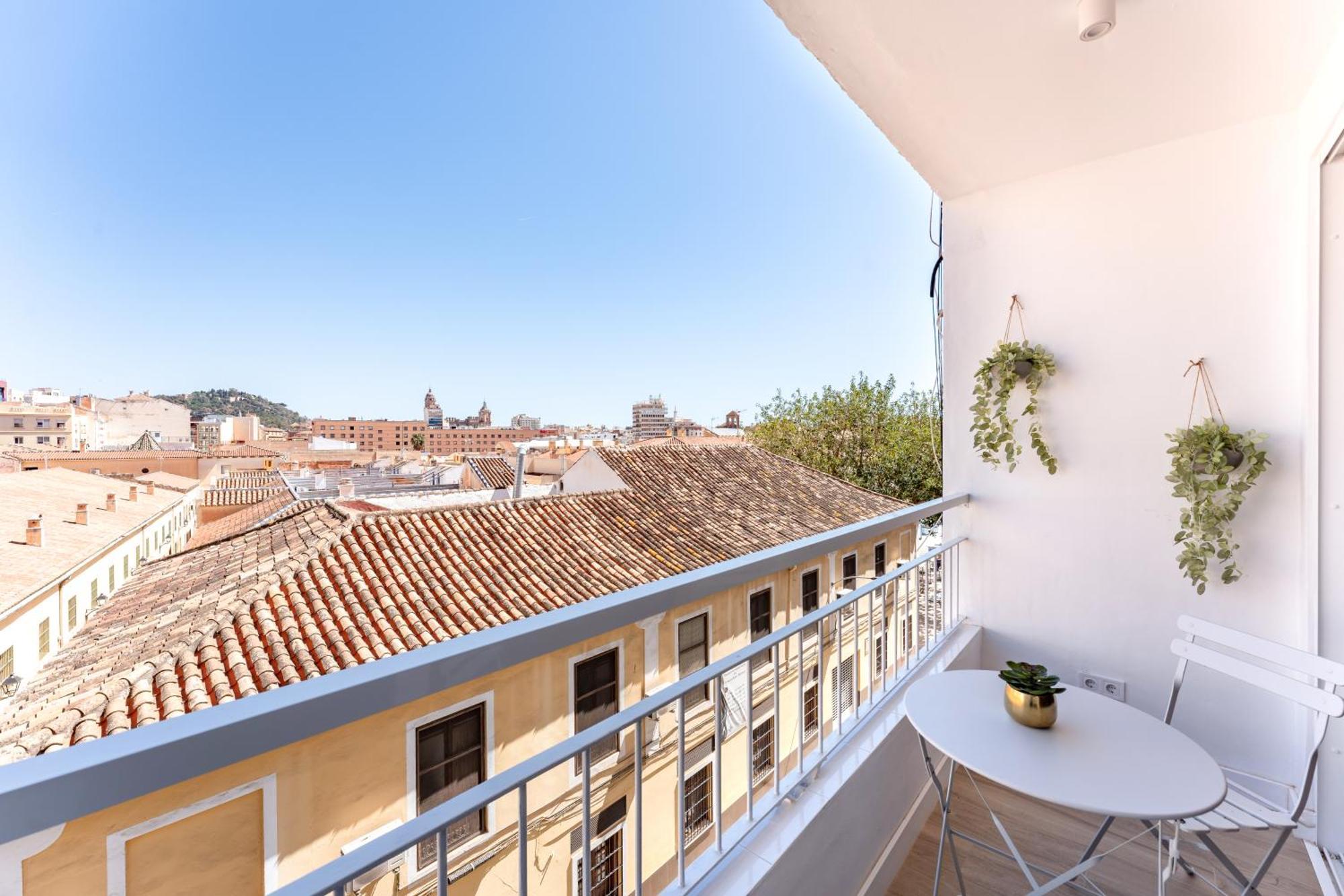 Bazan City Center Apartment Малага Экстерьер фото
