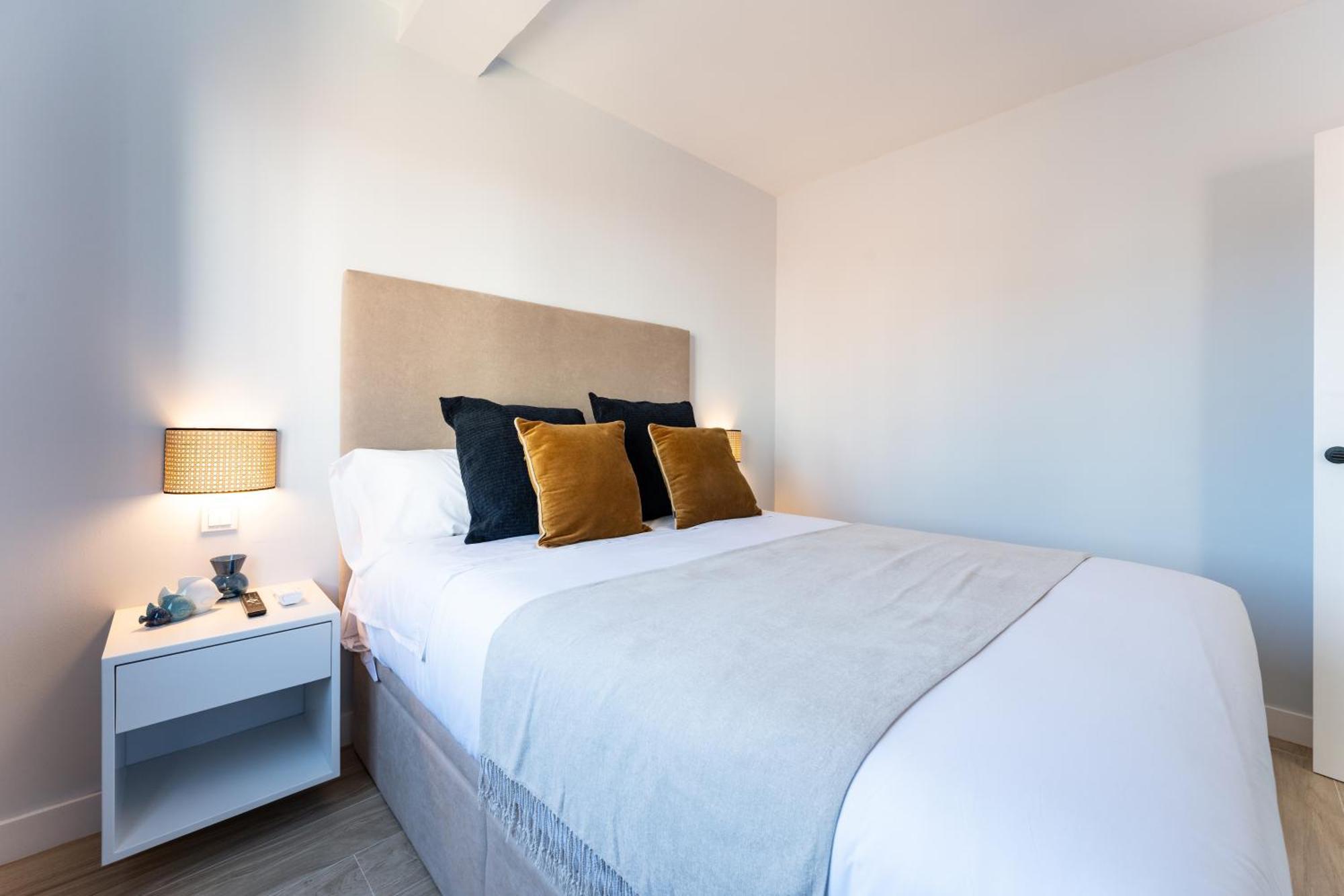 Bazan City Center Apartment Малага Экстерьер фото