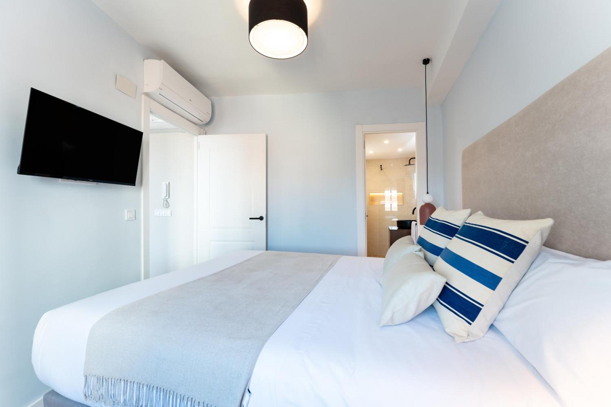 Bazan City Center Apartment Малага Экстерьер фото